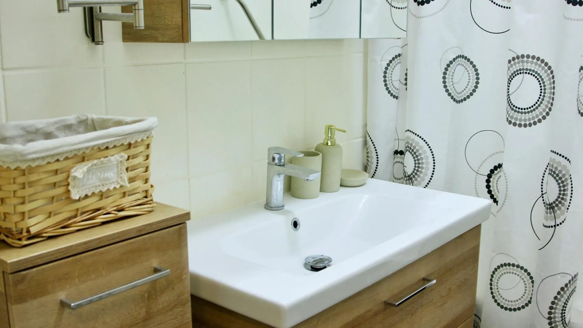 Cozy One Bedroom Apartment In Wien 0*,  Österreich
